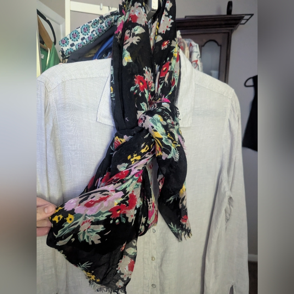 Cejon Scarf Made in Italy Black Floral